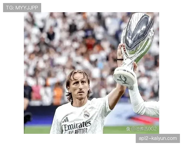 聚焦老将：37岁的莫德里奇如何在皇马防守体系中承担更多落位职责。